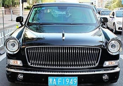 哈尔冰街头出现红旗L5其重点并不在车，车牌让大家肃然起敬！
