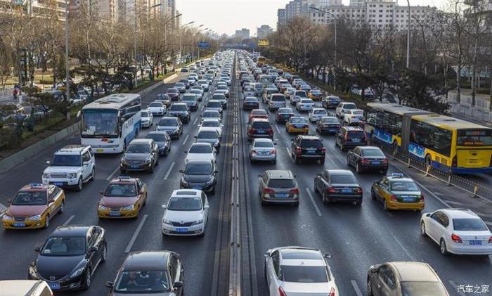 穆迪：预计中国汽车市场销量将下滑6.5%