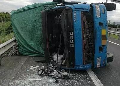 “烧烤模式”小心爆胎 教你预防和应对