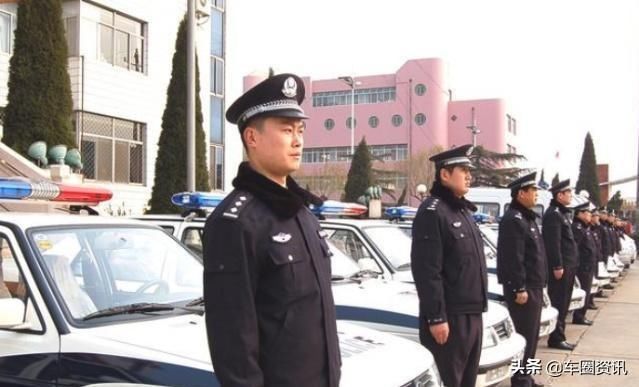中国警车换上新“制服”，跟大众说再见，此车一亮相，国人都自豪