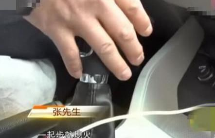 同样是新车出了毛病，一家4S店全款赔偿，另一家却只送两次保养!