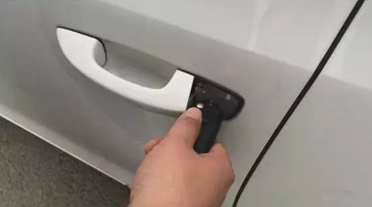 车钥匙没电了怎么办？