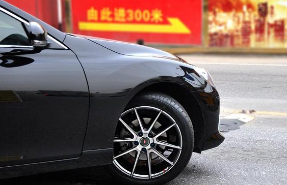 “又扁又宽”的轮胎真的好吗?其实缺点并不少!