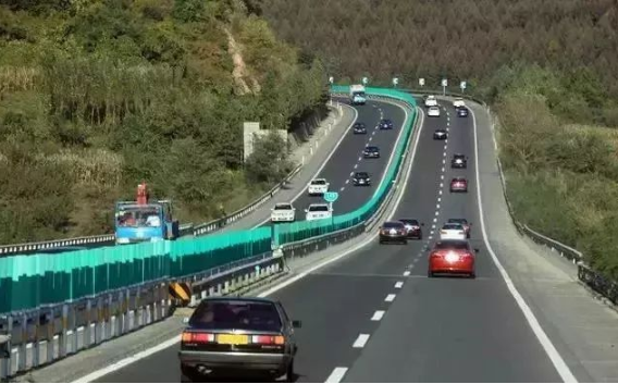 长途驾车怎样做才能更安全？行驶秘籍告诉你