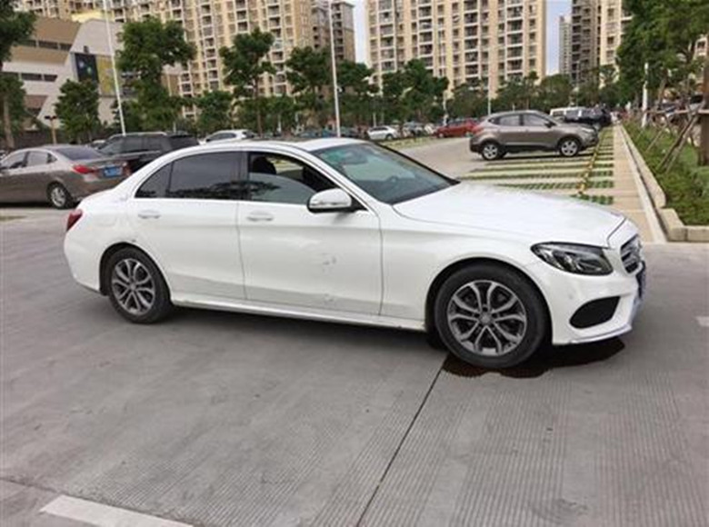 几十万的奔驰C级发动机说爆缸就爆缸，对得起这个价吗？