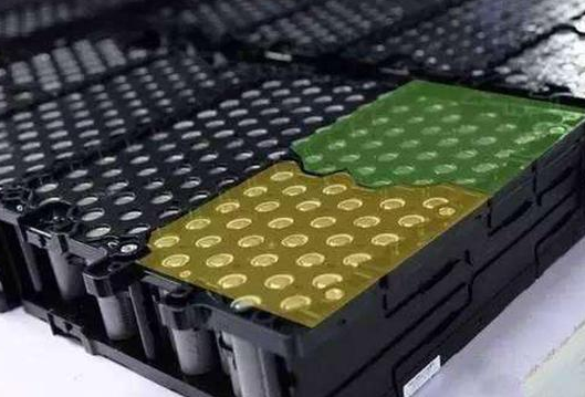 工信部推动新能源汽车动力电池回收法规出台