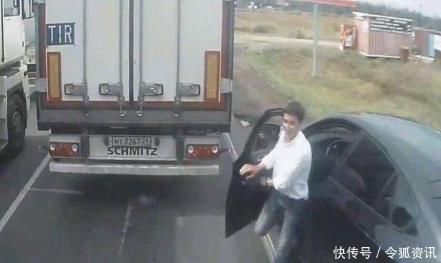 大货车被宝马X6逼停后正欲动手, 看见宝马车主后瞬间怂了