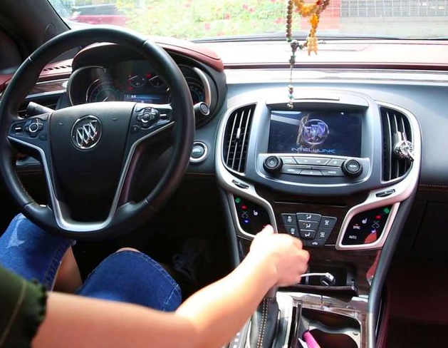 都说手动挡车“好玩”，为啥10个人有9个买自动挡车？真香