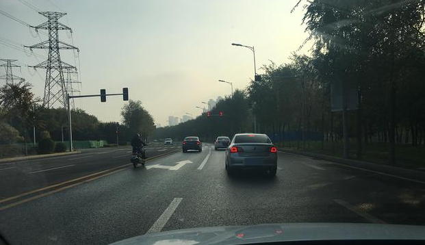 不要误解，马路上越来越多的摄像头，可不单是为了扣分、罚款