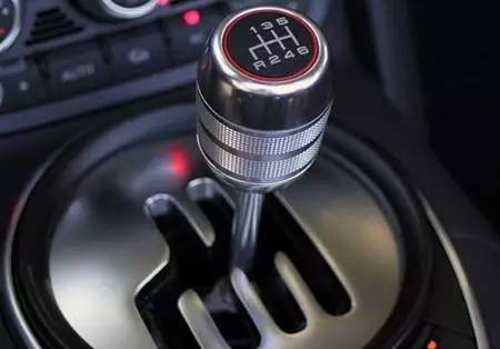 手动挡挂倒挡声音很大，怎么破？