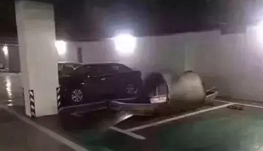 暴雨袭城，车主们应该如何应对？