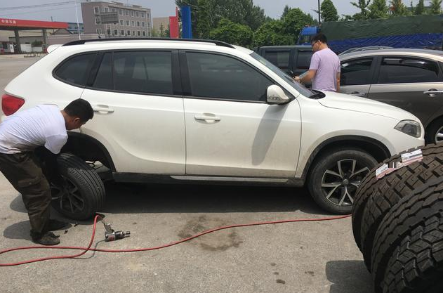 为什么有人说，越旧的汽车越要换好轮胎？