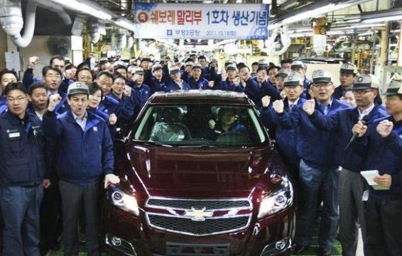 韩国最大汽车公司将倒闭，近万员工被遣散，韩媒中国要负责