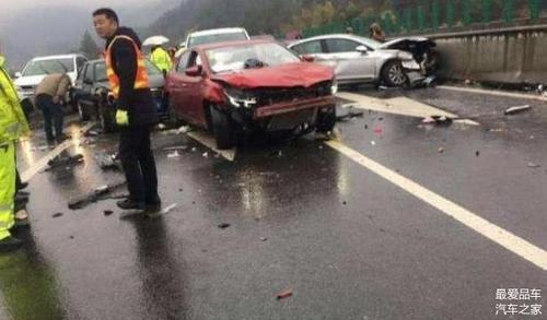 一场车祸成就一个车企，它扛住10吨钢筋，它撑起货车重压