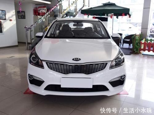 加油站竟遇到两辆“一模一样”的汽车，车主相互报警，终查明真相