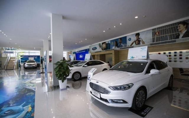 4S店“一辆十万块的汽车”，出厂价是多少？说出来你都不信！