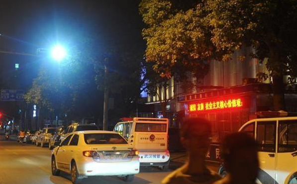 开车经常被电子眼闪，是违章了吗？老司机都知道这几点