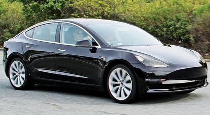 马斯克：首批特斯拉 Model 3将于7月28日交车