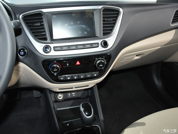 北京现代 悦纳RV 2017款 基本型