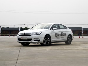 东风雪铁龙 雪铁龙C5 2016款 1.6T 自动尊贵型