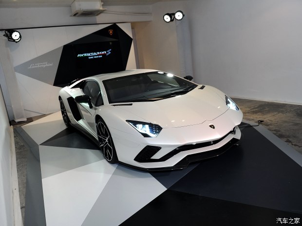 兰博基尼 Aventador 2017款 AVENTADOR S