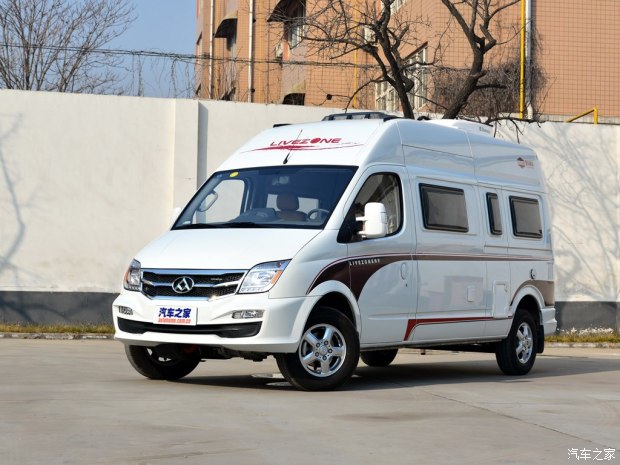 上汽大通 上汽大通V80 2017款 2.5TAMT傲运通国V长轴高顶5座