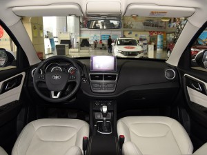 一汽奔腾 奔腾X40 2017款 自动低配