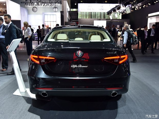 阿尔法罗密欧 Giulia 2016款 普通版 阿尔法罗密欧 Giulia 2016款 普通版