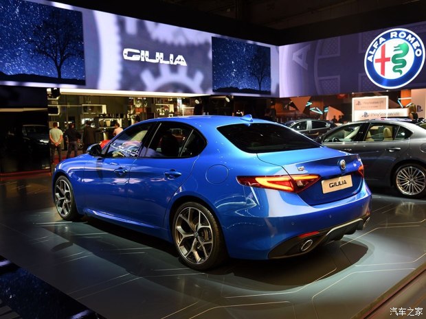 阿尔法罗密欧 Giulia 2016款 Veloce 阿尔法罗密�� Giulia 2016款 Veloce