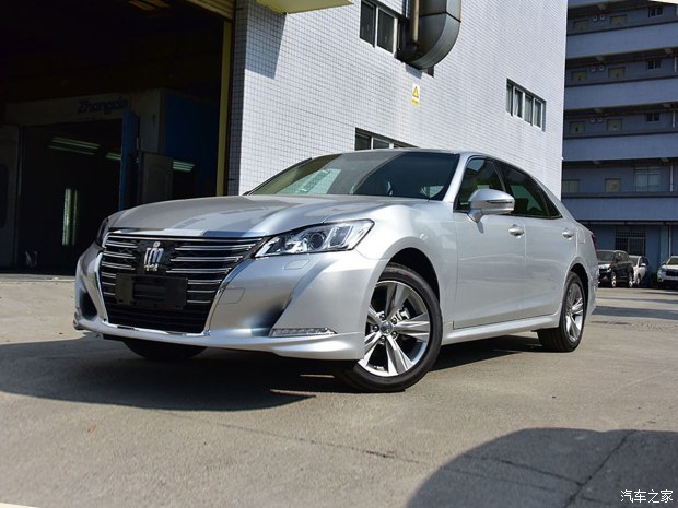 一汽丰田 皇冠 2015款 2.5L 行政版