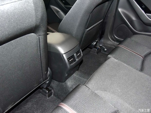 长安马自达 马自达3 Axela昂克赛拉 2017款 两厢 2.0L 自动豪华型