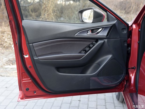 长安马自达 马自达3 Axela昂克赛拉 2017款 两厢 2.0L 自动运动型