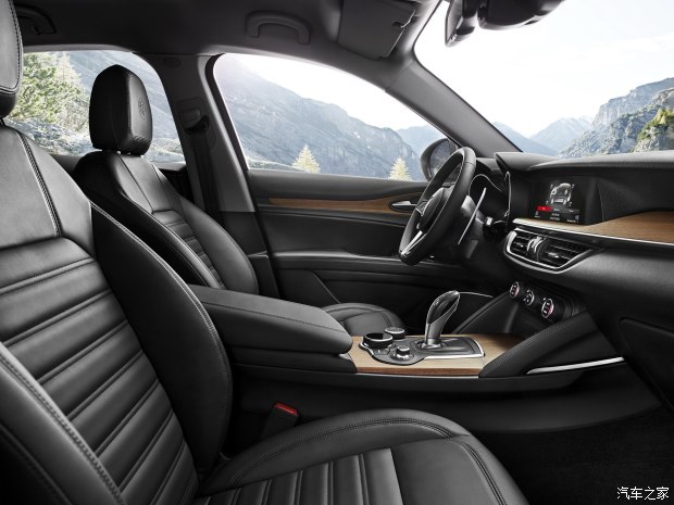 阿尔法罗密欧 Stelvio 2017款 First Editon