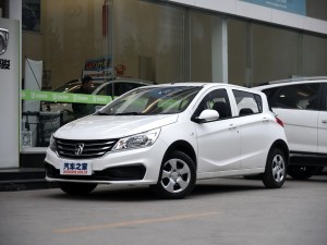 上汽通用五菱 宝骏310 2016款 1.2L 手动舒适型