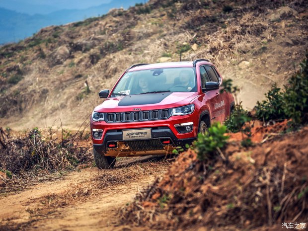 广汽菲克Jeep 指南者 2017款 200TS 自动高性能四驱版