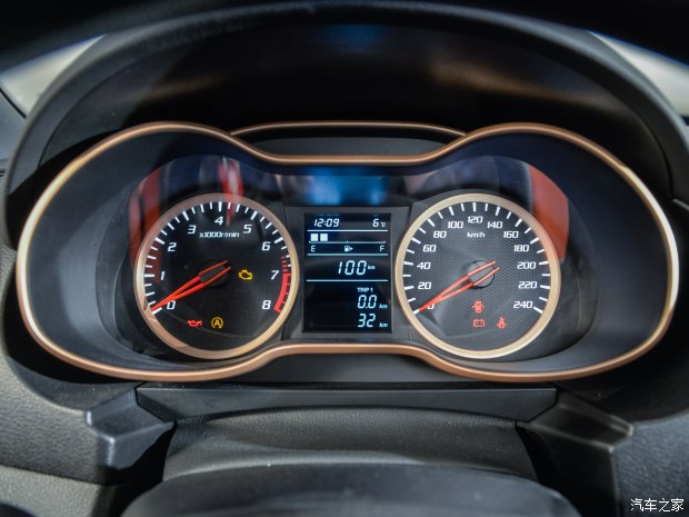 一汽奔腾 奔腾X40 2016款 手动基本型