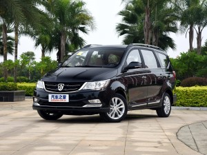 上汽通用五菱 宝骏730 2016款 1.5L 手动豪华型 7座