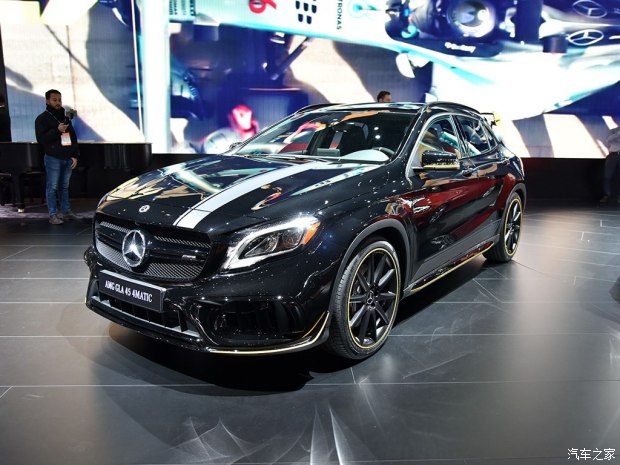 梅赛德斯-AMG 奔驰GLA AMG 2018款 AMG GLA 45 4MATIC Performance Package