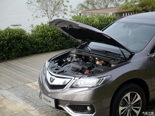 讴歌(进口) 讴歌RDX 2016款 3.0L 四驱尊享版