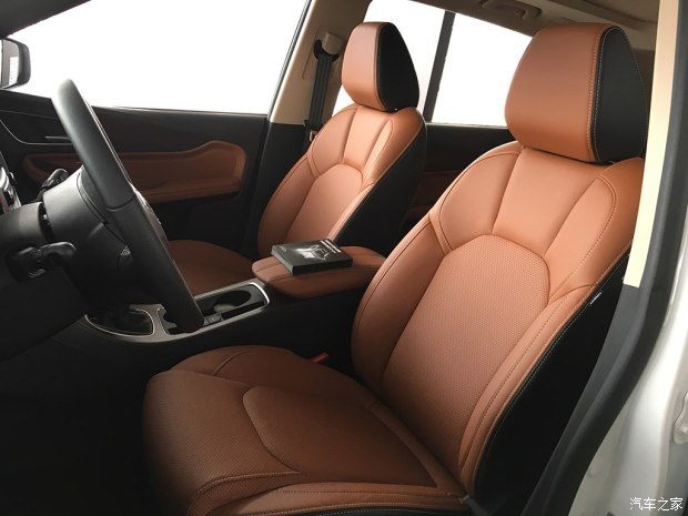 上汽通用五菱 宝骏560 2017款 1.5T 手动律动版