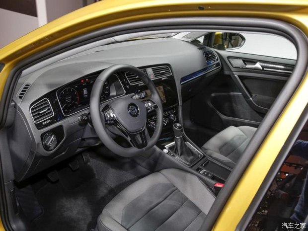 大众(进口) 高尔夫(进口) 2017款 R-Line 大众(进口) 高尔夫(进口) 2017款 R-Line