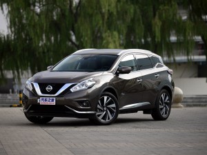 东风日产 楼兰 2016款 2.5 S/C HEV XL 两驱混动尊锐版