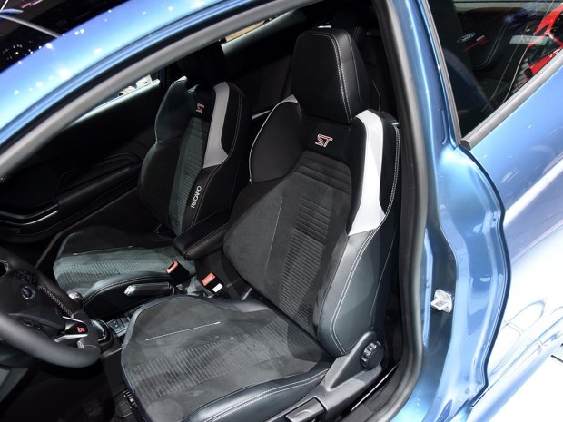 福特(进口) 嘉年华(进口) 2017款 ST 三门版