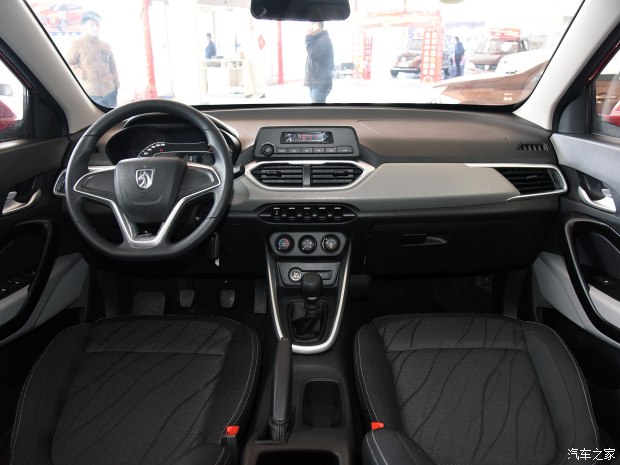 上汽通用五菱 宝骏510 2017款 1.5L 手动舒适型