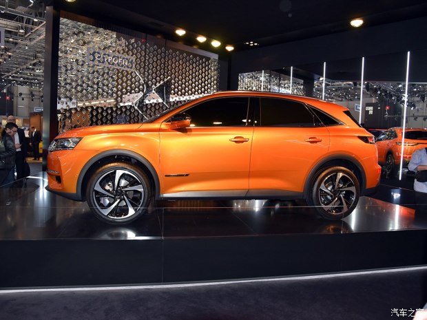 雪铁龙(进口) DS 7 2017款 基本型 雪铁龙(进口) DS 7 2017款 基本型