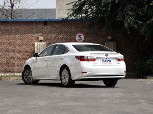 雷克萨斯 雷克萨斯ES 2015款 300h 舒适版