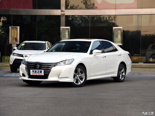 一汽丰田 皇冠 2015款 2.0T 时尚版 一汽丰田 皇冠 2015款 2.0T 时尚版