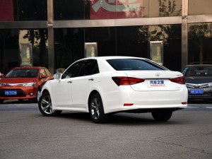 一汽丰田 皇冠 2015款 2.0T 时尚版