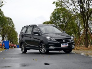 上汽通用五菱 宝骏730 2017款 1.5T 手动豪华型 7座