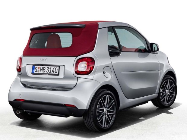 巴博斯 巴博斯 smart fortwo 2017款 Cabrio Brabus Edition #2 巴博斯 巴博斯 smart fortwo 2017款 Cabrio Brabus Edition #2